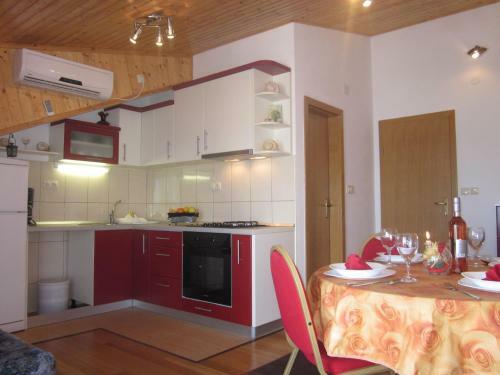 Apartmani Kre?i? 1 Hvar