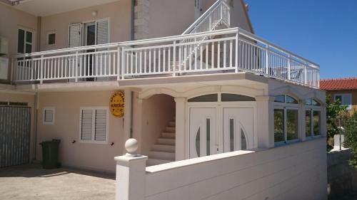 Apartmani Kre?i? 1 Hvar