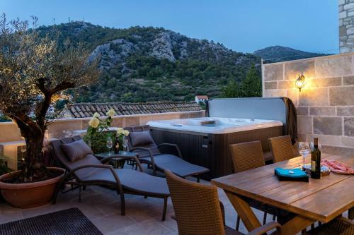 Villa Luxury Palazzo V. Pelsocz Hvar Town