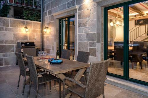 Villa Luxury Palazzo V. Pelsocz Hvar Town
