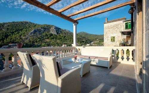 Villa Luxury Palazzo V. Pelsocz Hvar Town