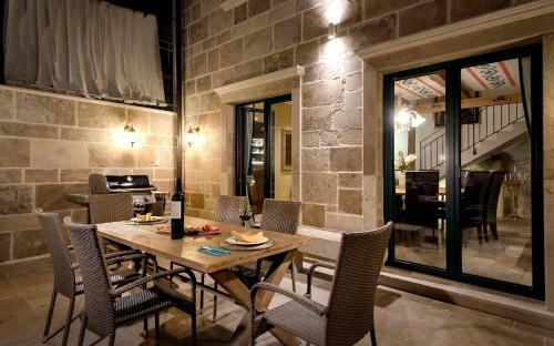 Villa Luxury Palazzo V. Pelsocz Hvar Town