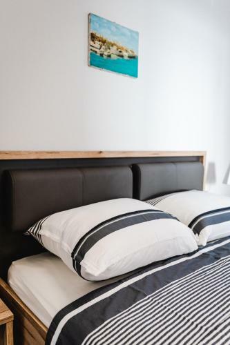 Aurora Apartment & Aurora Room