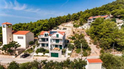 5 Bedrooms Holiday House With Sea View