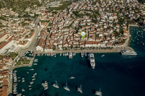 Hvar Central Apartment