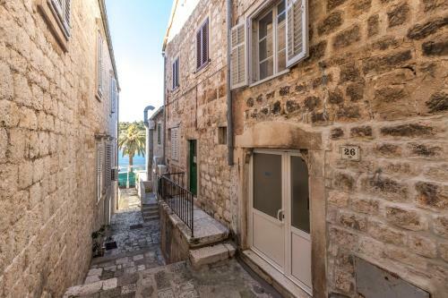 Hvar Central Apartment