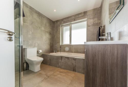 Marina Views, Kinsale, Exquisite Holiday Homes, Sleeps 16