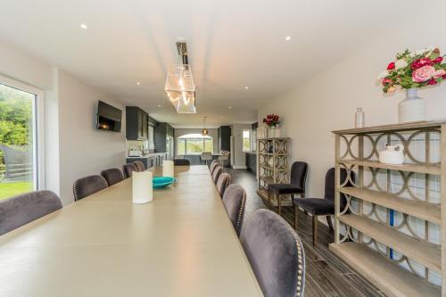 Marina Views, Kinsale, Exquisite Holiday Homes, Sleeps 16