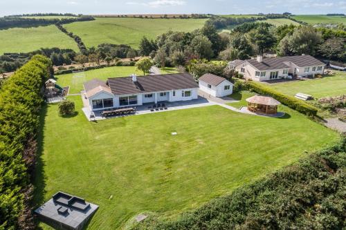Marina Views, Kinsale, Exquisite Holiday Homes, Sleeps 16