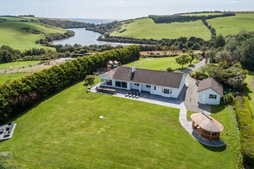 Marina Views, Kinsale, Exquisite Holiday Homes, Sleeps 16