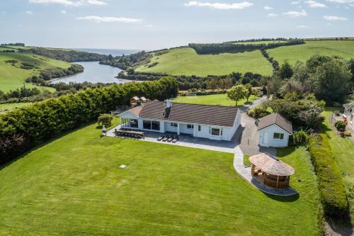 Marina Views, Kinsale, Exquisite Holiday Homes, Sleeps 16