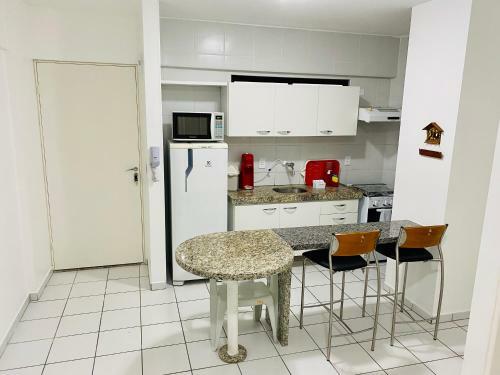 Apartamento Quarto E Sala Com Piscina Pr�ximo � Praia