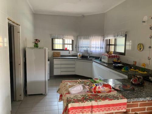Lindo Sobrado Amarelo -pr�ximo A Praia