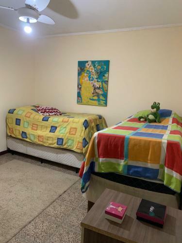 Lindo Sobrado Amarelo -pr�ximo A Praia
