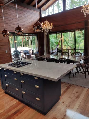 Casa De Campo Nova, Com Lareira E Piscina