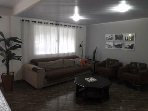 Casa Ampla Com Vista Para As Montanhas