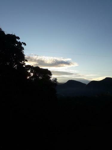 Casa Ampla Com Vista Para As Montanhas