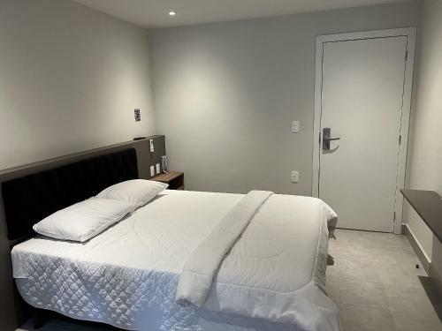 Quarto Em Hotel Novo Em Mury/caf� Da Manh� Incluso!