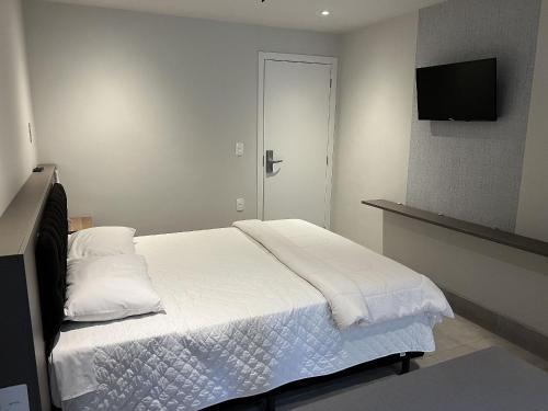 Quarto Em Hotel Novo Em Mury/caf� Da Manh� Incluso!