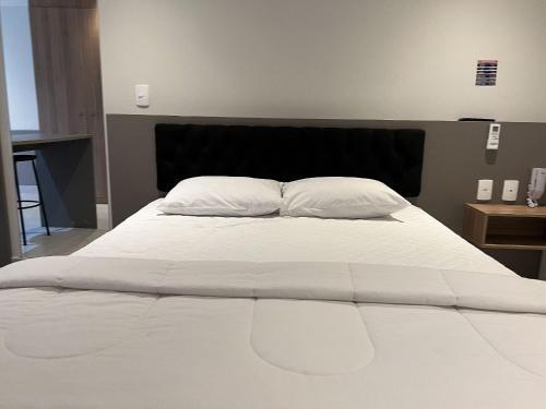 Quarto Em Hotel Novo Em Mury/caf� Da Manh� Incluso!
