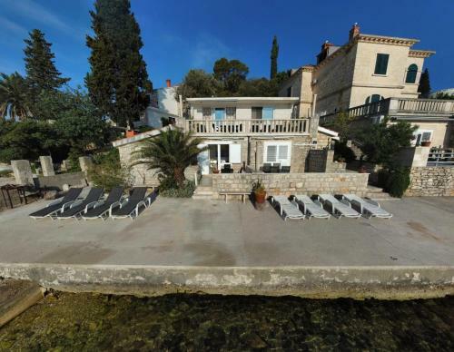 Korcula Seafront Apartments With Private Beach