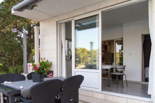 Korcula Seafront Apartments With Private Beach