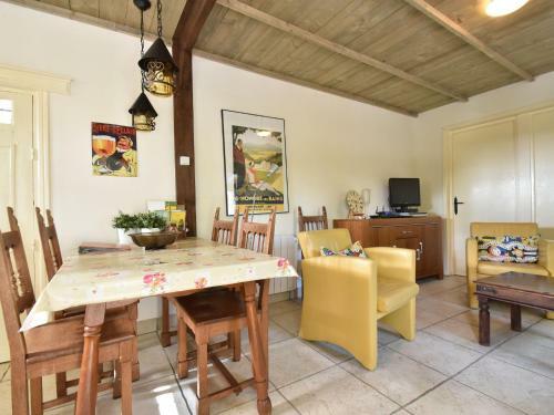 Holiday Home Maison Annelore St. Honorelesbains