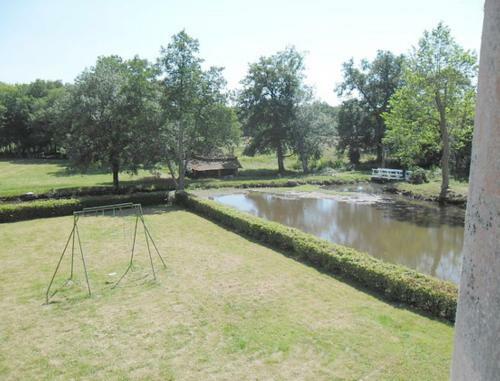 Hostal Ch�teau De Souesmes
