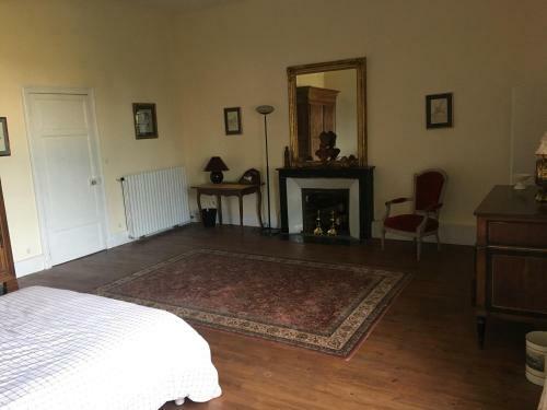 Hostal Ch�teau De Souesmes