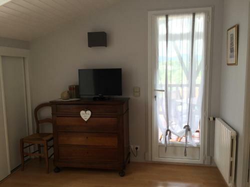 Hostal Guest House Maison Iratzean