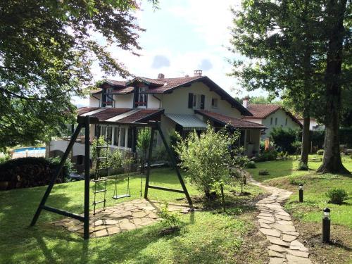 Hostal Guest House Maison Iratzean