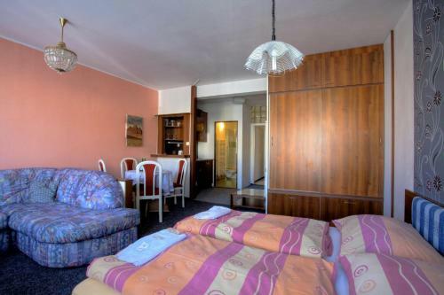 Hostal Penzion Mens�k