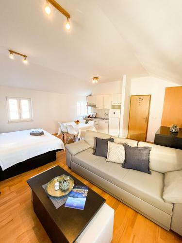 Central Apartment Ira