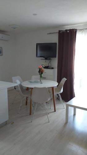 Wright Now Apartman