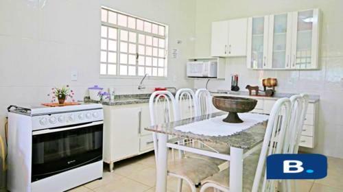 Ch�cara Arizona, 5m Do Thermas