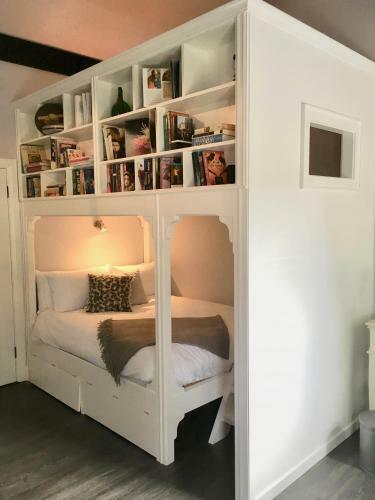 Bed & Breakfast Riverside House