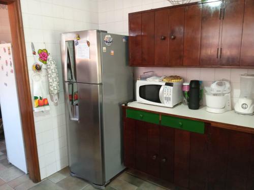 Casa T�rrea Com Piscina � 100 Mts Da Praia