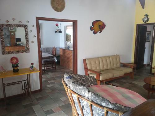 Casa T�rrea Com Piscina � 100 Mts Da Praia