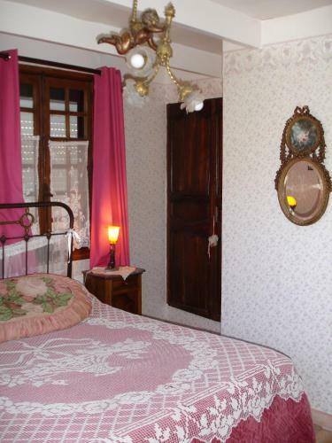 Hostal La Ferme Du Pressoir Guest House