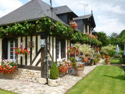 Hostal La Ferme Du Pressoir Guest House