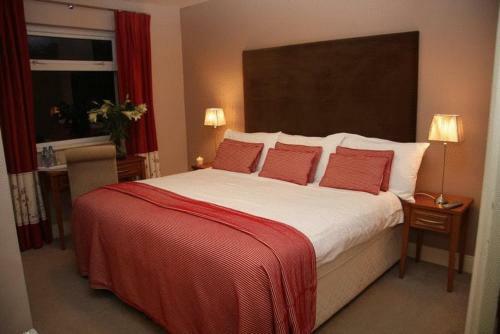 Hostal Lake Lodge Guesthouse