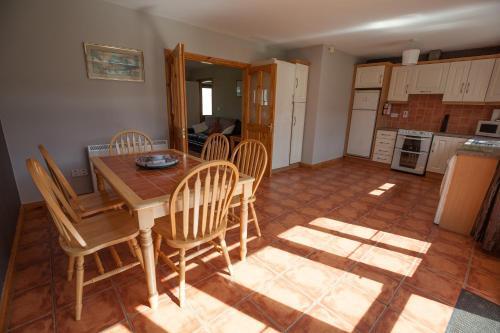25 Killarney Holiday Village V93y337