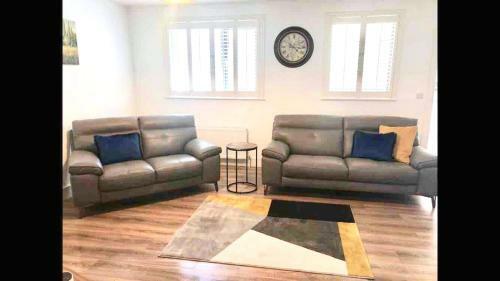 Shangri - La Spacious Family Townhouse