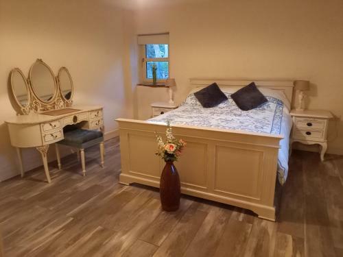 Mary's Bespoke Cottage