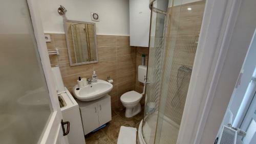Gy�ngy Apartmanh�zak