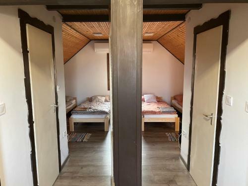 Apartamento Per�nyi Pince �s Vend�gh�z Haj�s