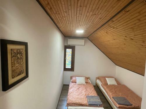 Apartamento Per�nyi Pince �s Vend�gh�z Haj�s