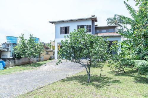 Casa Perto Da Praia Do Cascalho E Do Beto Carrero