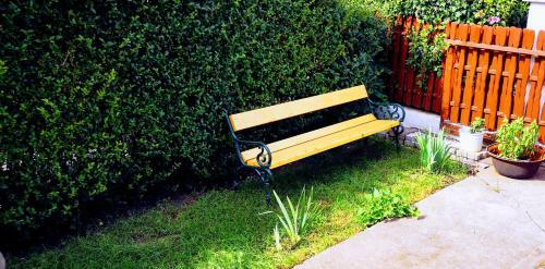 �rval�nyhaj Home Apartman