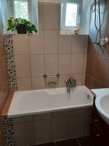 Helka Vend�gh�z